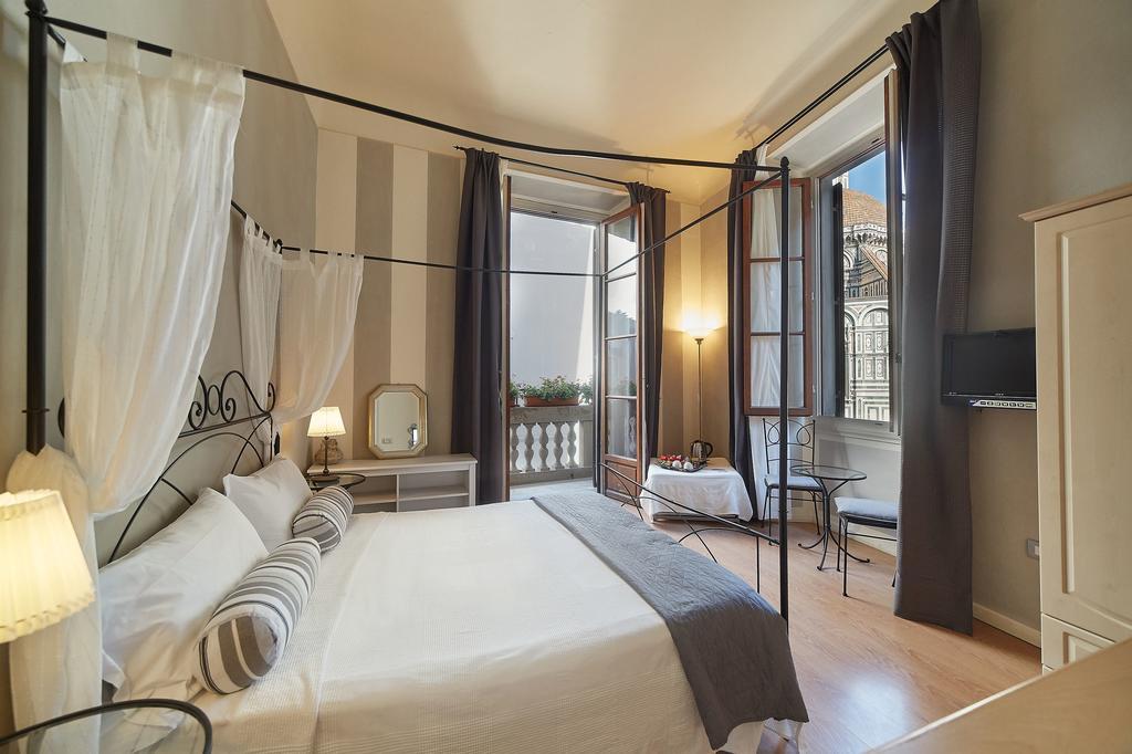 B&B Di Piazza Del Duomo Firenze Bagian luar foto